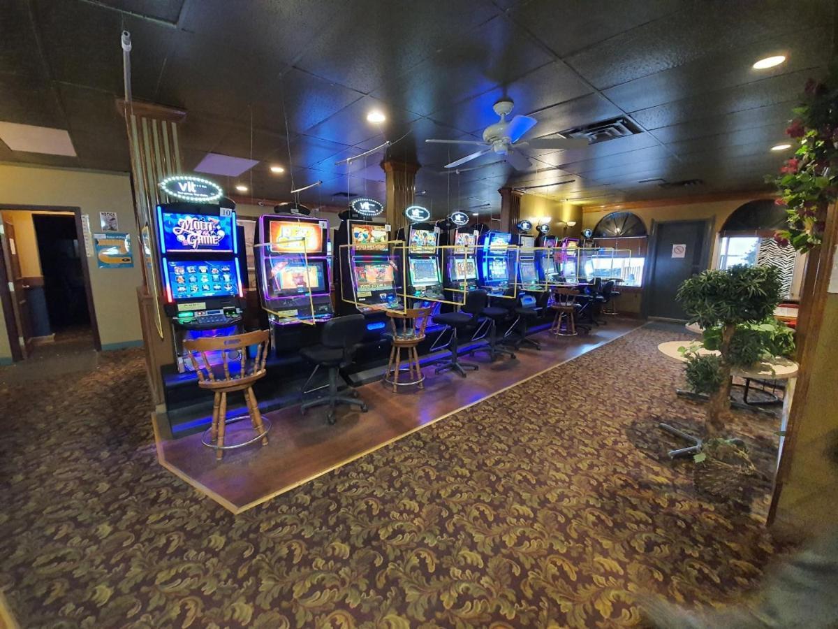 Sundre Motor Inn Экстерьер фото