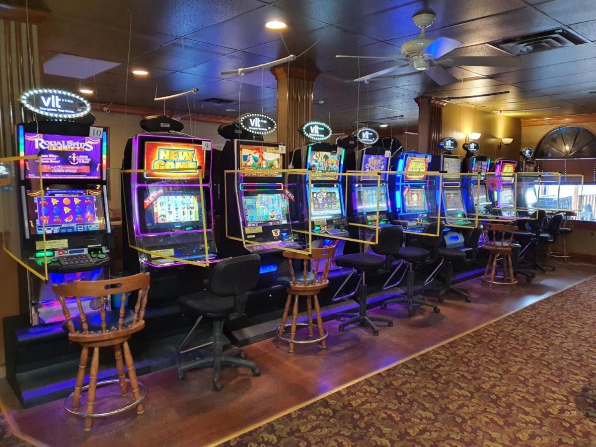 Sundre Motor Inn Экстерьер фото