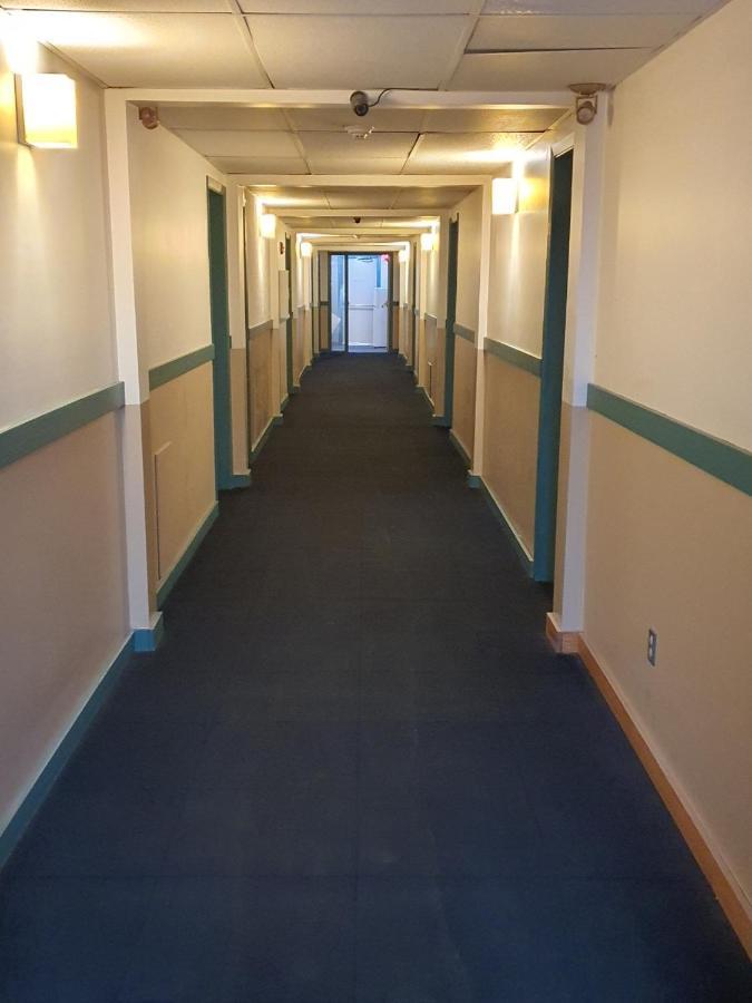 Sundre Motor Inn Экстерьер фото
