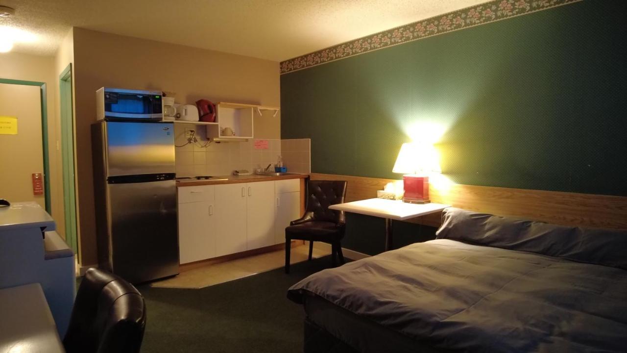 Sundre Motor Inn Экстерьер фото