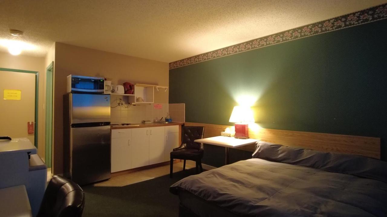 Sundre Motor Inn Экстерьер фото
