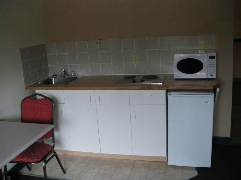 Sundre Motor Inn Экстерьер фото